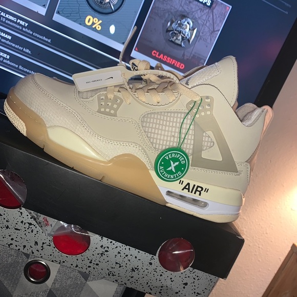 Jordan OfF white 4s - Picture 3 of 4